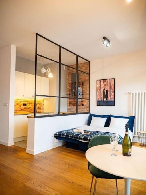 Chic Apartment In Historic Koneser Area Warszawa Eksteriør bilde