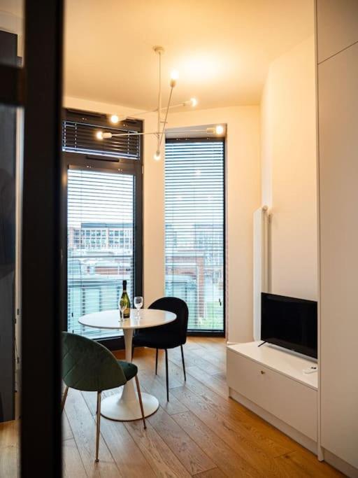 Chic Apartment In Historic Koneser Area Warszawa Eksteriør bilde