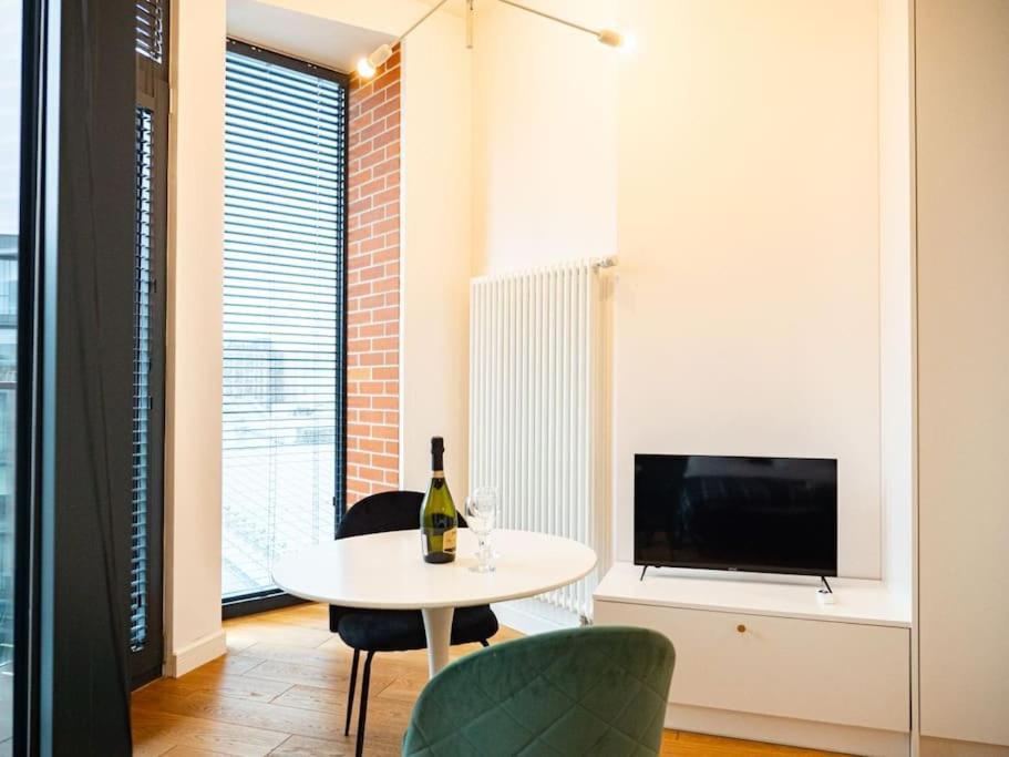 Chic Apartment In Historic Koneser Area Warszawa Eksteriør bilde